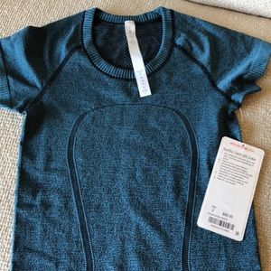 Lulu swiftly top . New with tags